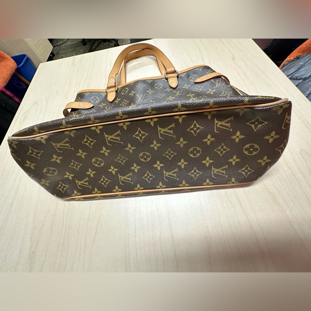 WOW POSHMARK - ONE OWNER = ME - Authentic Louis Vuitton Batignolles GM YEAH!!! - Picture 9 of 16